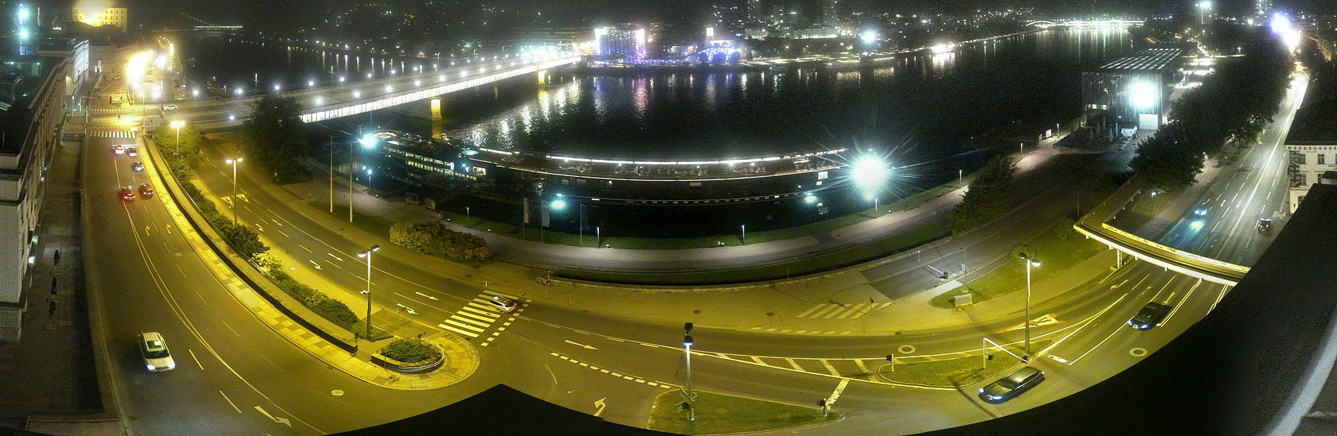 Archiv Foto Webcam Linz: Donaulände und Nibelungenbrücke