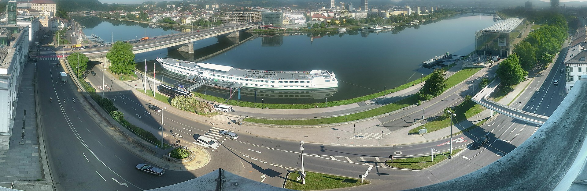 Archiv Foto Webcam Linz: Donaulände und Nibelungenbrücke