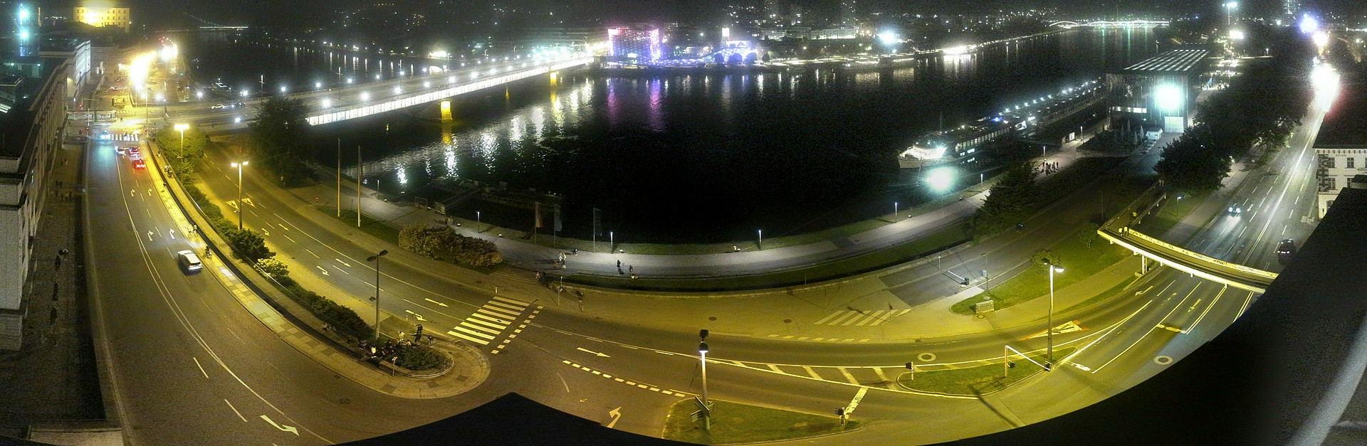 Archiv Foto Webcam Linz: Donaulände und Nibelungenbrücke