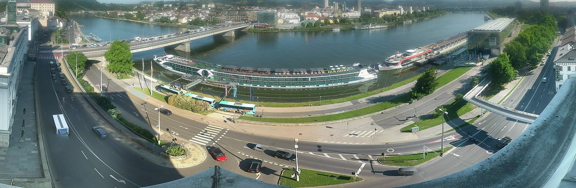 Archiv Foto Webcam Linz: Donaulände und Nibelungenbrücke