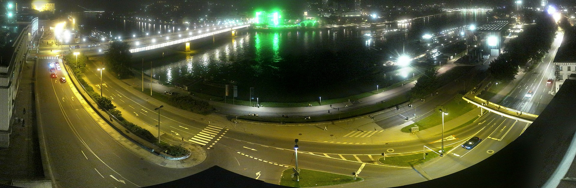 Archiv Foto Webcam Linz: Donaulände und Nibelungenbrücke