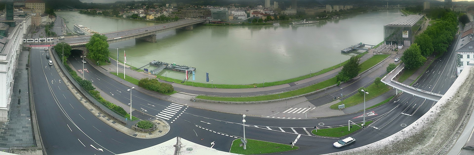 Archiv Foto Webcam Linz: Donaulände und Nibelungenbrücke