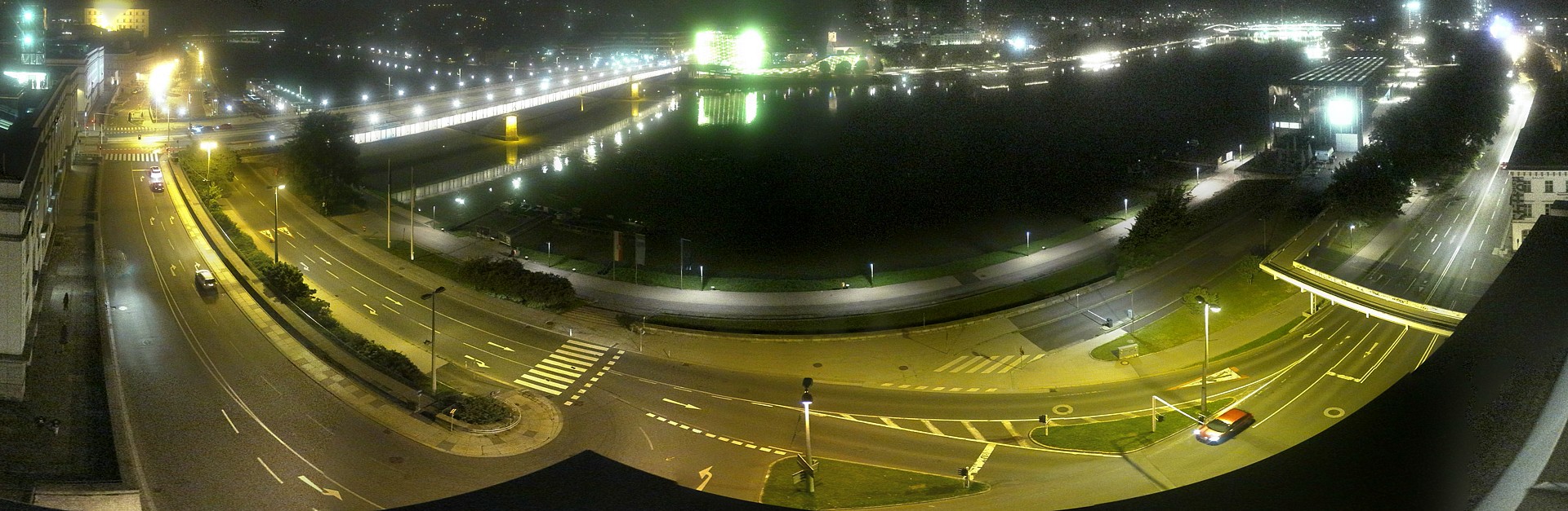 Archiv Foto Webcam Linz: Donaulände und Nibelungenbrücke