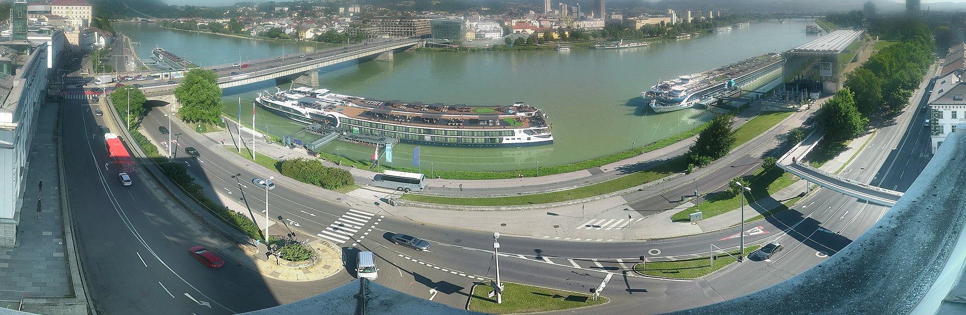Archiv Foto Webcam Linz: Donaulände und Nibelungenbrücke