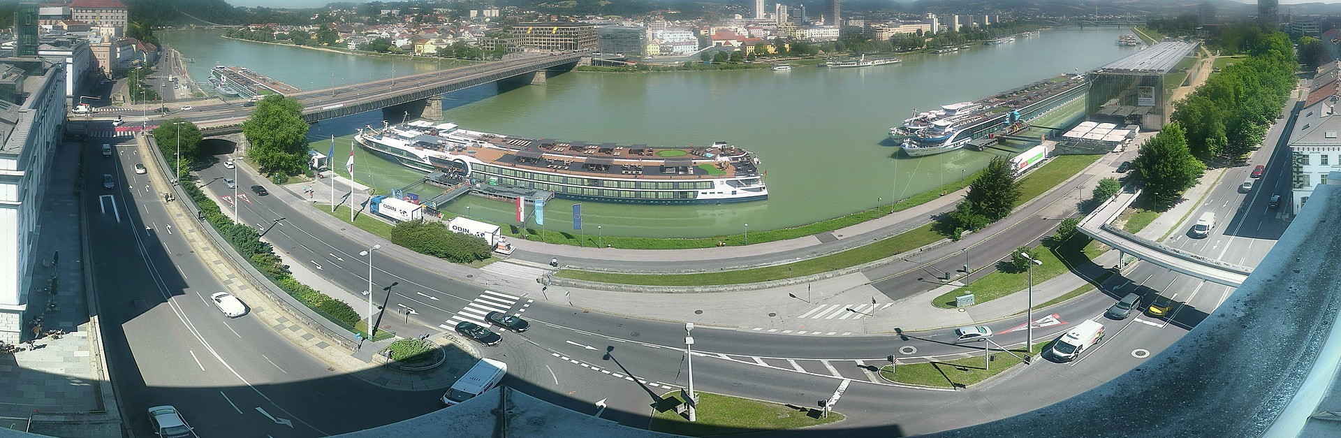 Archiv Foto Webcam Linz: Donaulände und Nibelungenbrücke