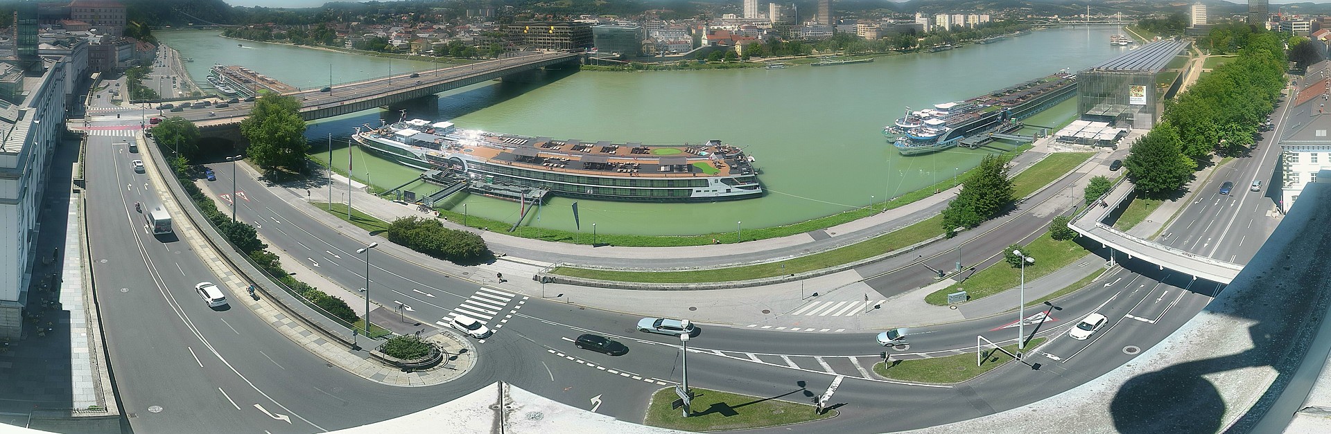 Archiv Foto Webcam Linz: Donaulände und Nibelungenbrücke