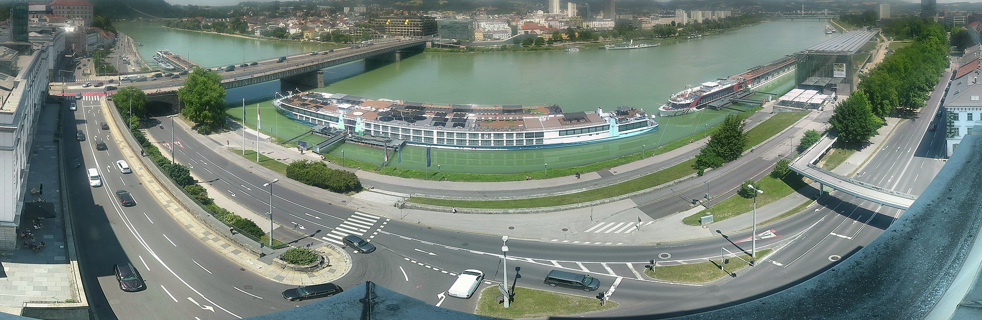 Archiv Foto Webcam Linz: Donaulände und Nibelungenbrücke