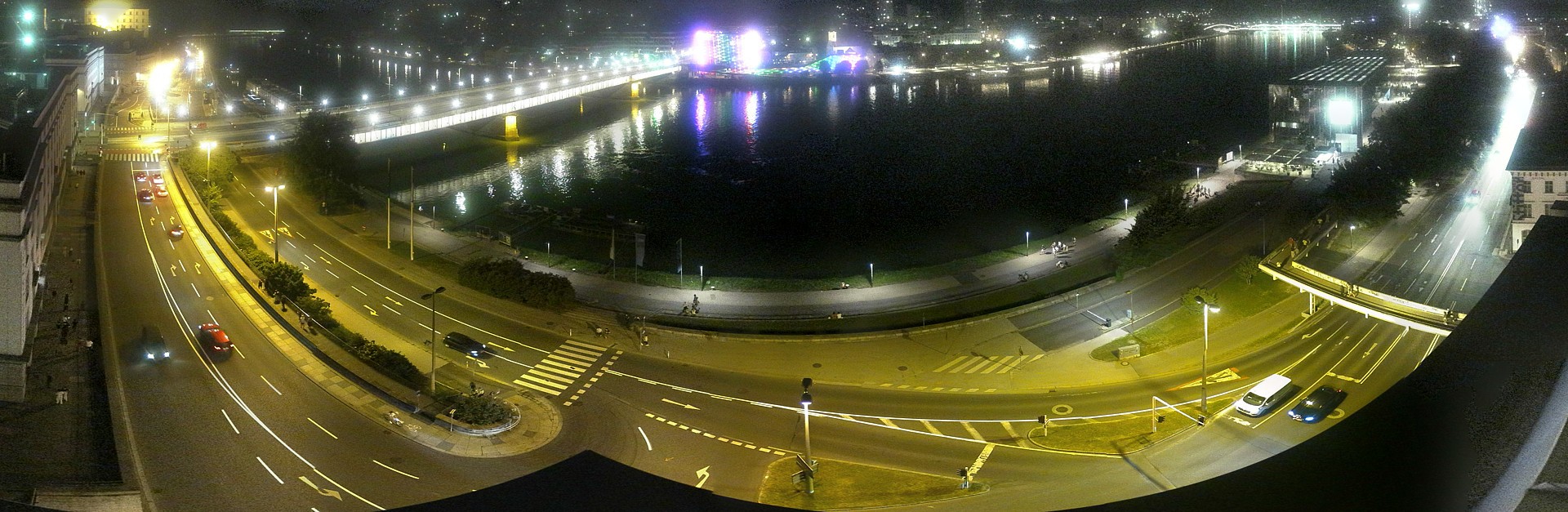Archiv Foto Webcam Linz: Donaulände und Nibelungenbrücke
