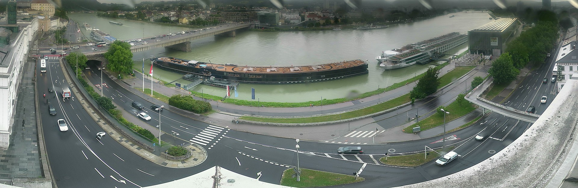 Archiv Foto Webcam Linz: Donaulände und Nibelungenbrücke