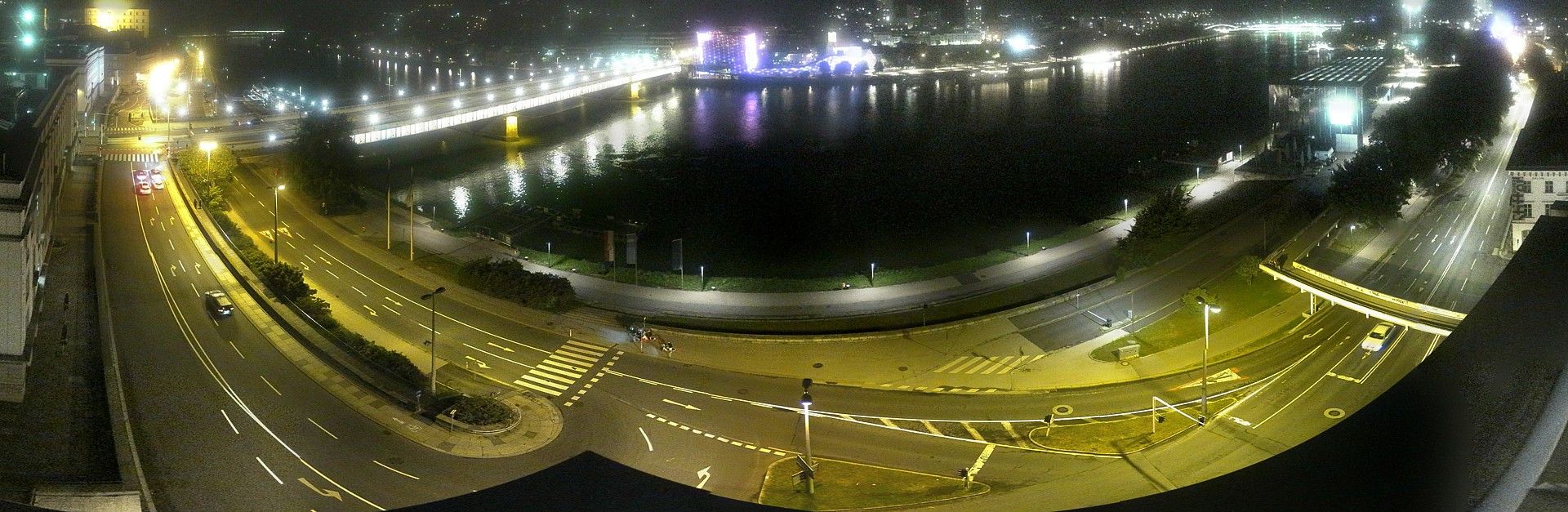 Archiv Foto Webcam Linz: Donaulände und Nibelungenbrücke