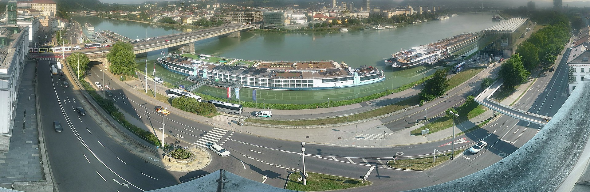 Archiv Foto Webcam Linz: Donaulände und Nibelungenbrücke