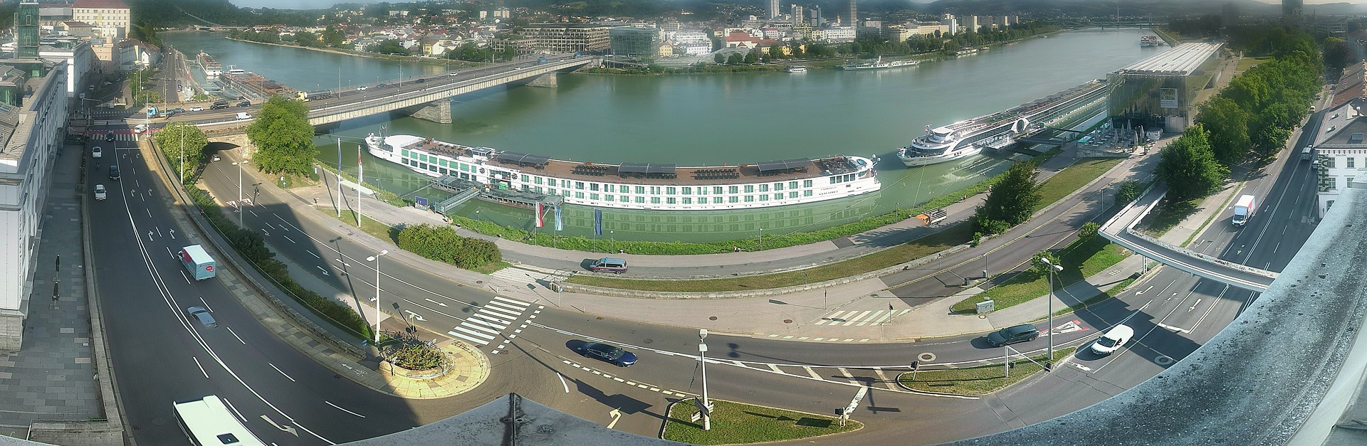 Archiv Foto Webcam Linz: Donaulände und Nibelungenbrücke