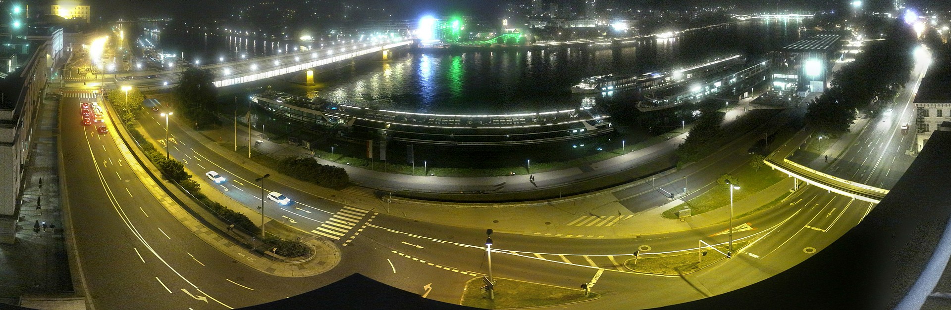 Archiv Foto Webcam Linz: Donaulände und Nibelungenbrücke