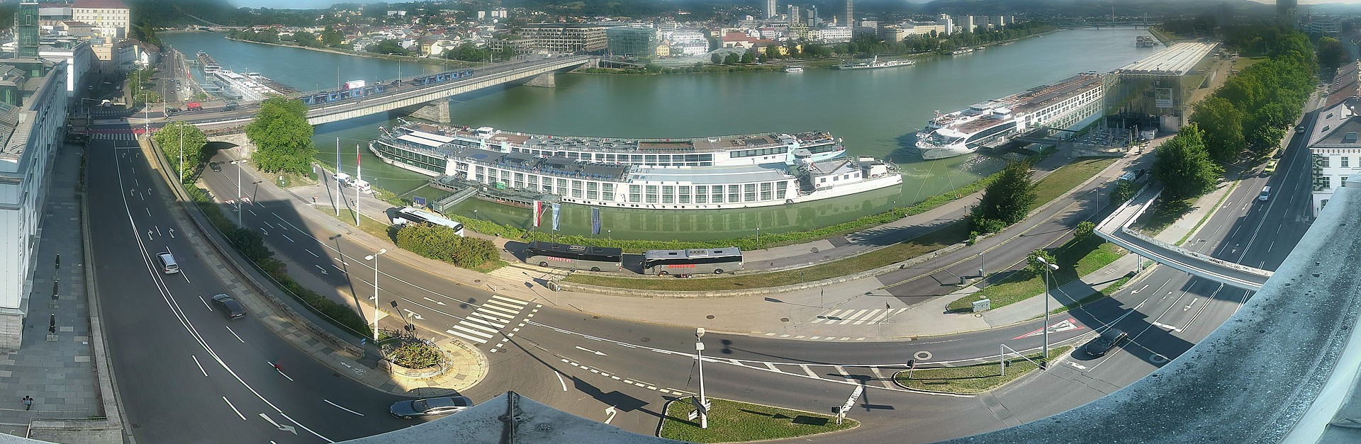 Archiv Foto Webcam Linz: Donaulände und Nibelungenbrücke