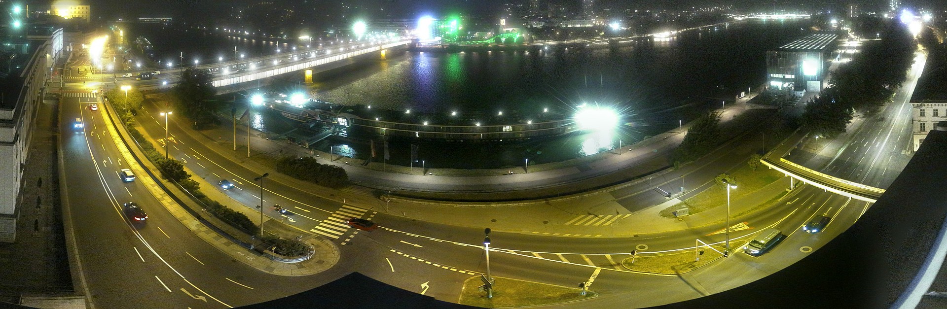 Archiv Foto Webcam Linz: Donaulände und Nibelungenbrücke
