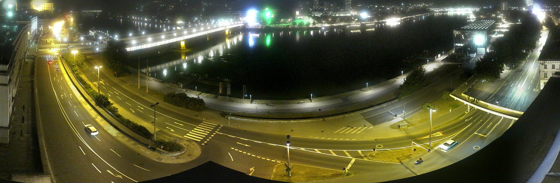 Archiv Foto Webcam Linz: Donaulände und Nibelungenbrücke