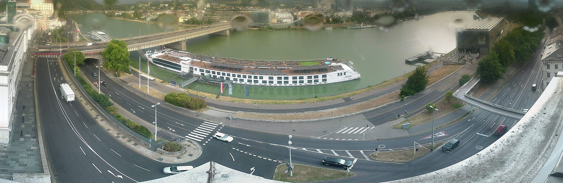 Archiv Foto Webcam Linz: Donaulände und Nibelungenbrücke