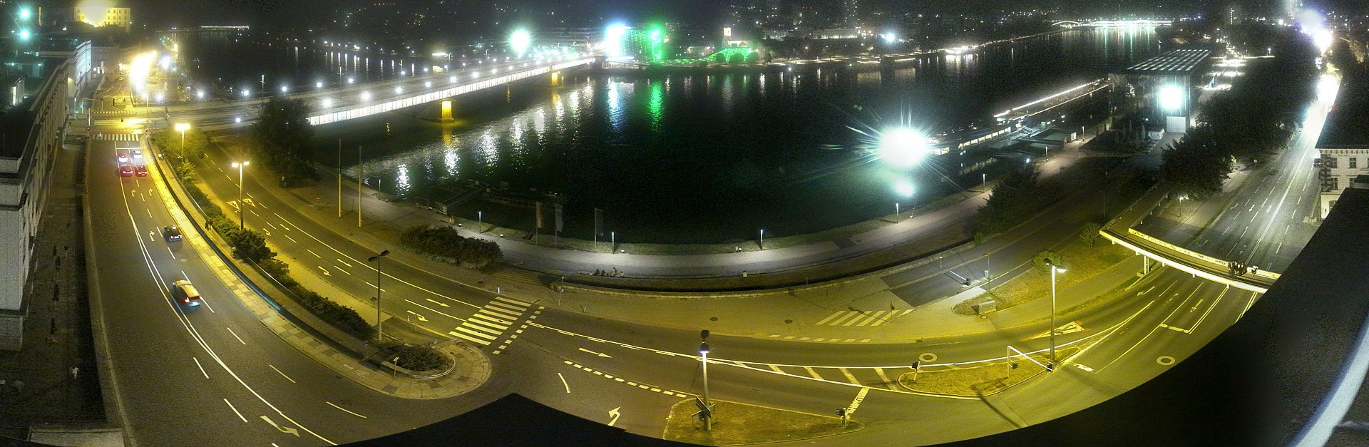Archiv Foto Webcam Linz: Donaulände und Nibelungenbrücke