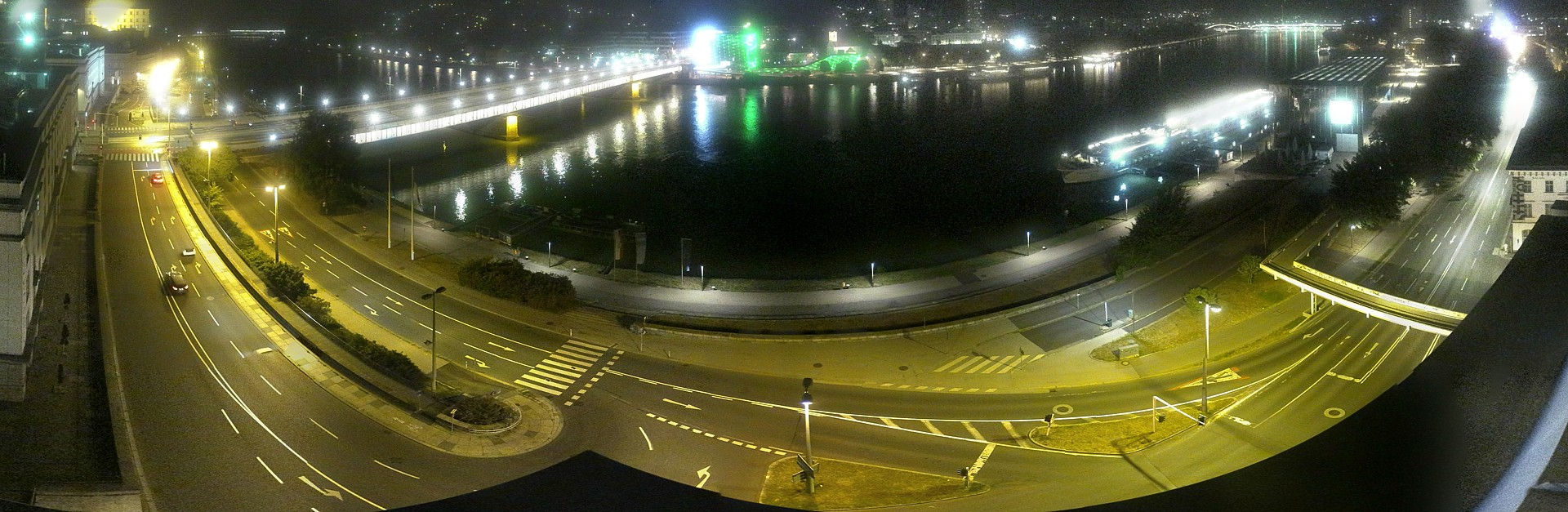 Archiv Foto Webcam Linz: Donaulände und Nibelungenbrücke