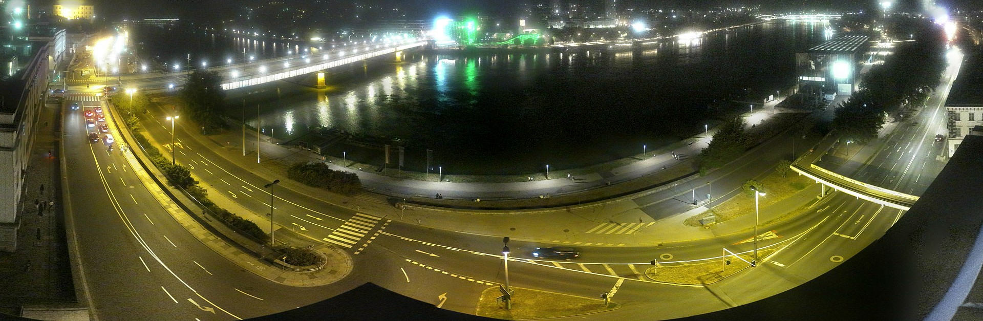 Archiv Foto Webcam Linz: Donaulände und Nibelungenbrücke