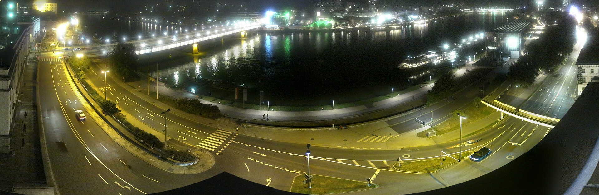 Archiv Foto Webcam Linz: Donaulände und Nibelungenbrücke