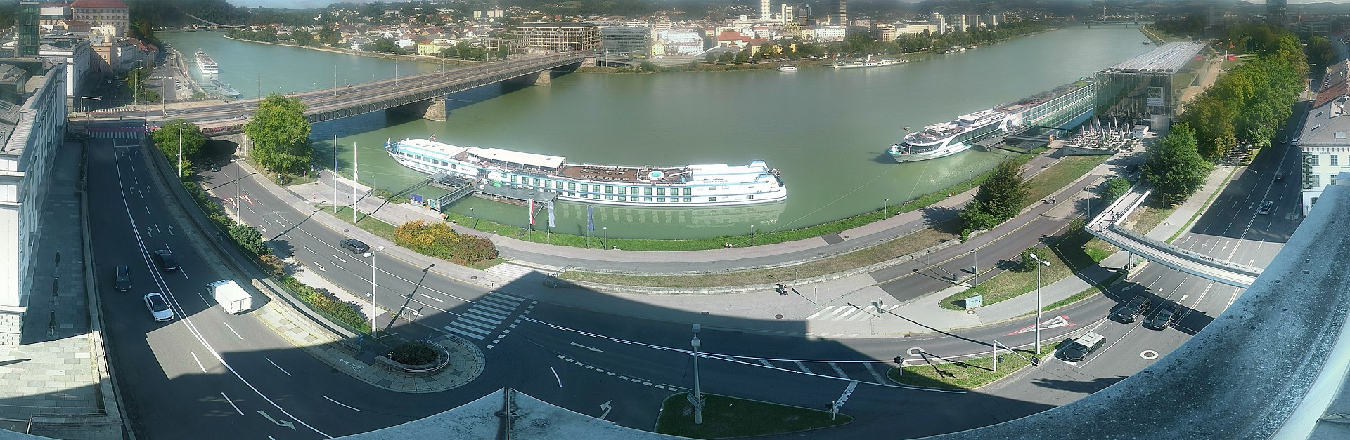 Archiv Foto Webcam Linz: Donaulände und Nibelungenbrücke