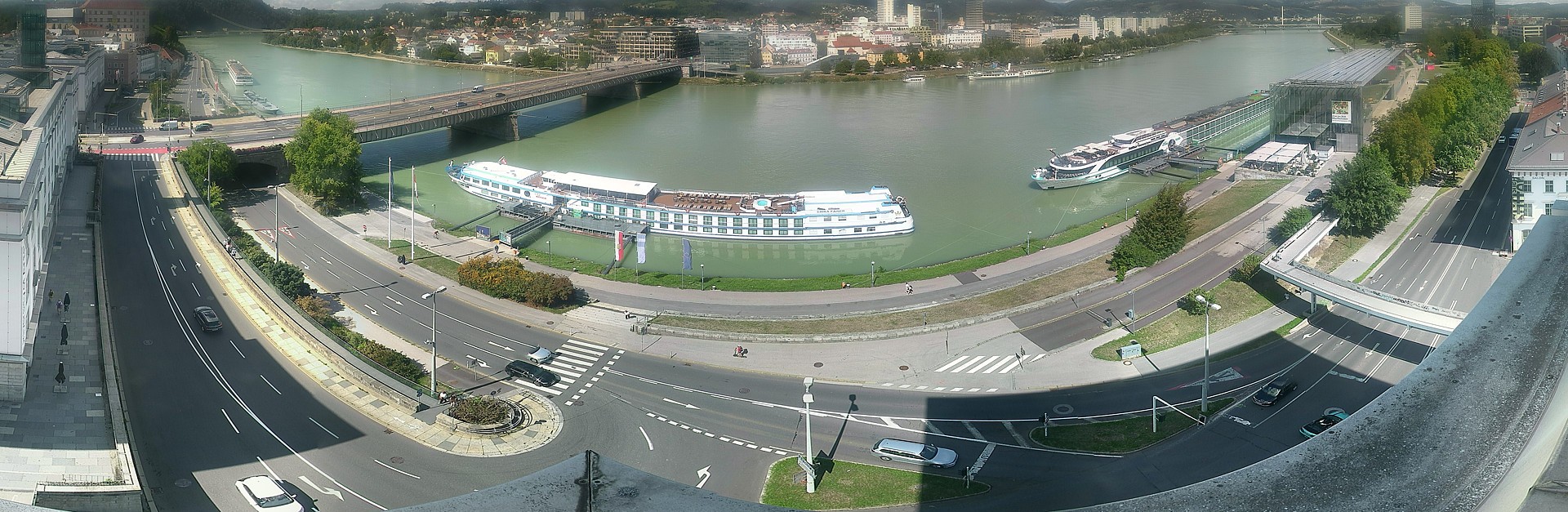 Archiv Foto Webcam Linz: Donaulände und Nibelungenbrücke