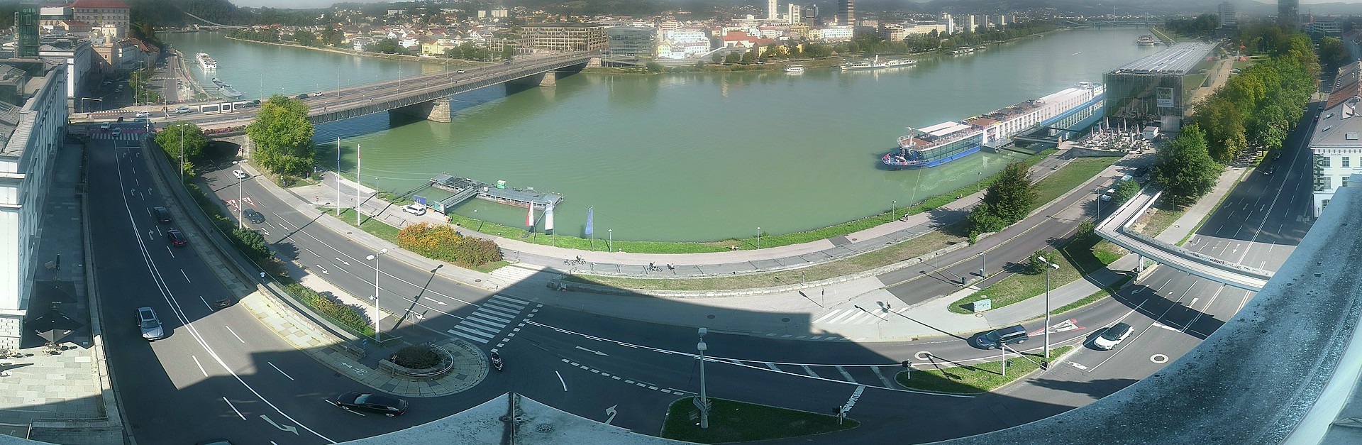 Archiv Foto Webcam Linz: Donaulände und Nibelungenbrücke