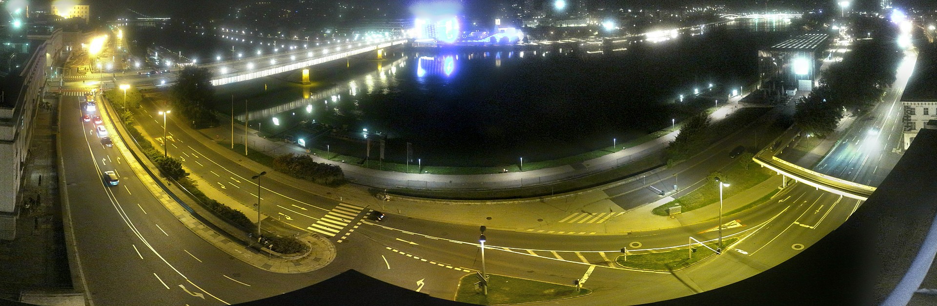 Archiv Foto Webcam Linz: Donaulände und Nibelungenbrücke