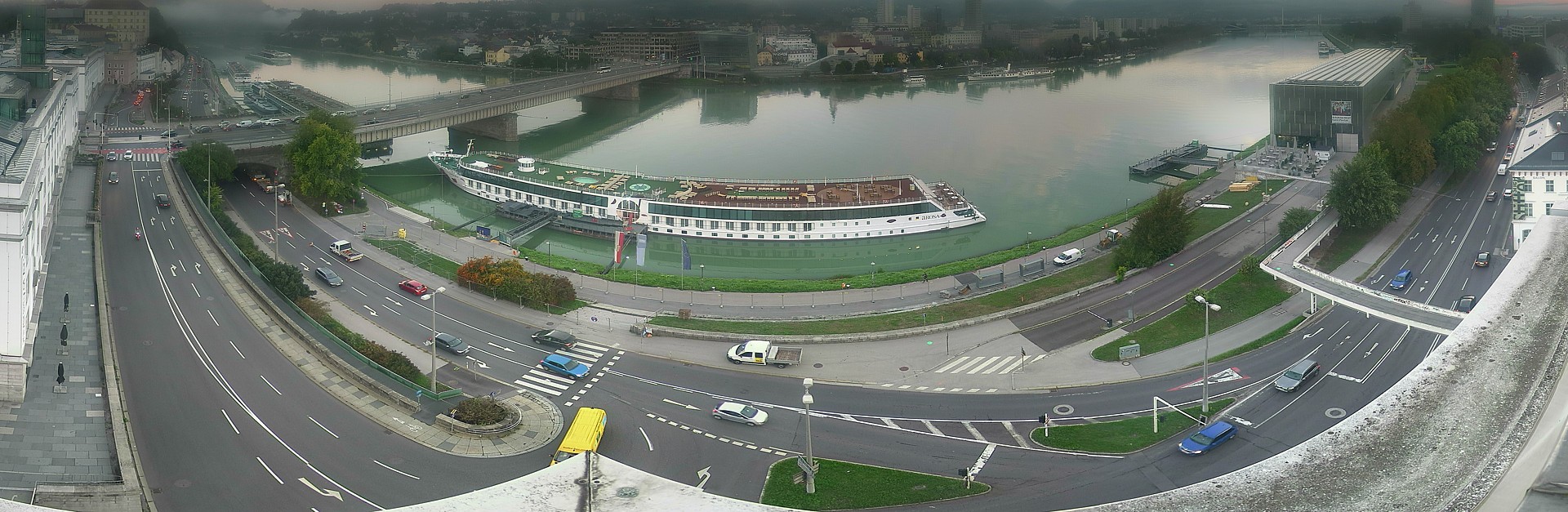 Archiv Foto Webcam Linz: Donaulände und Nibelungenbrücke
