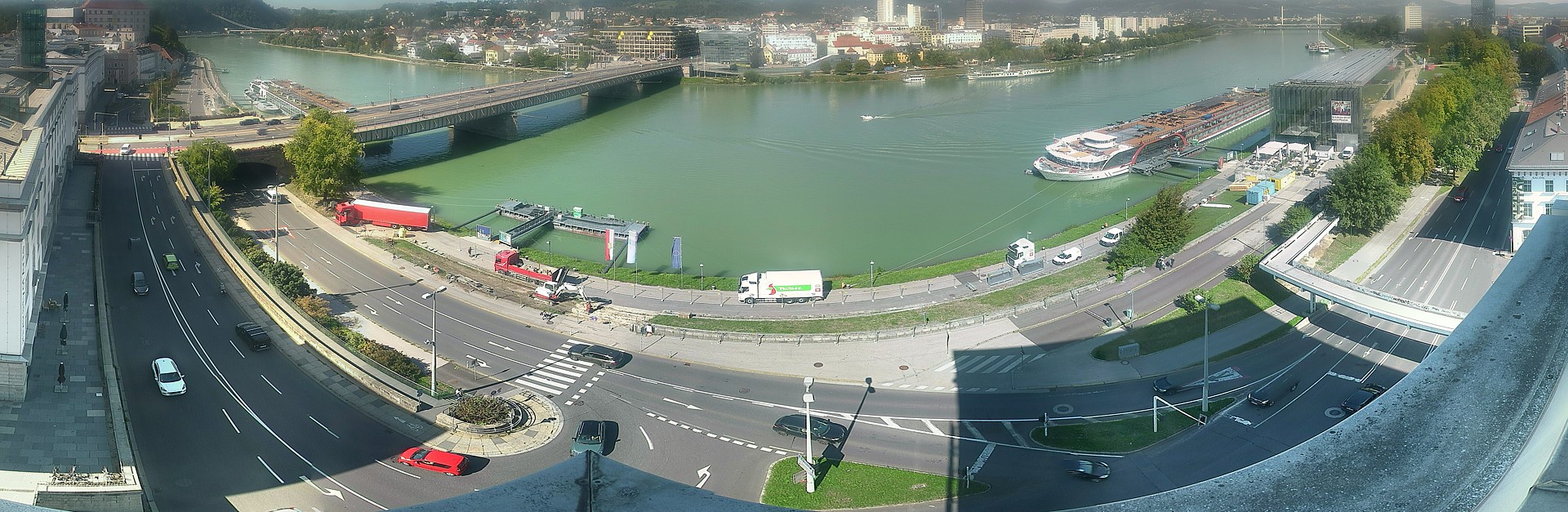 Archiv Foto Webcam Linz: Donaulände und Nibelungenbrücke