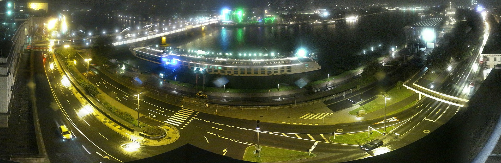 Archiv Foto Webcam Linz: Donaulände und Nibelungenbrücke