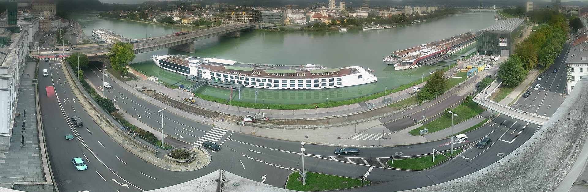 Archiv Foto Webcam Linz: Donaulände und Nibelungenbrücke
