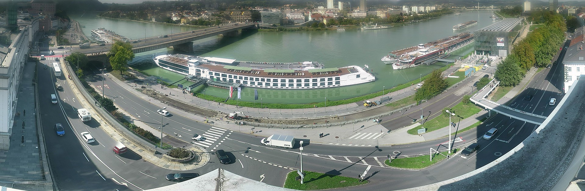 Archiv Foto Webcam Linz: Donaulände und Nibelungenbrücke