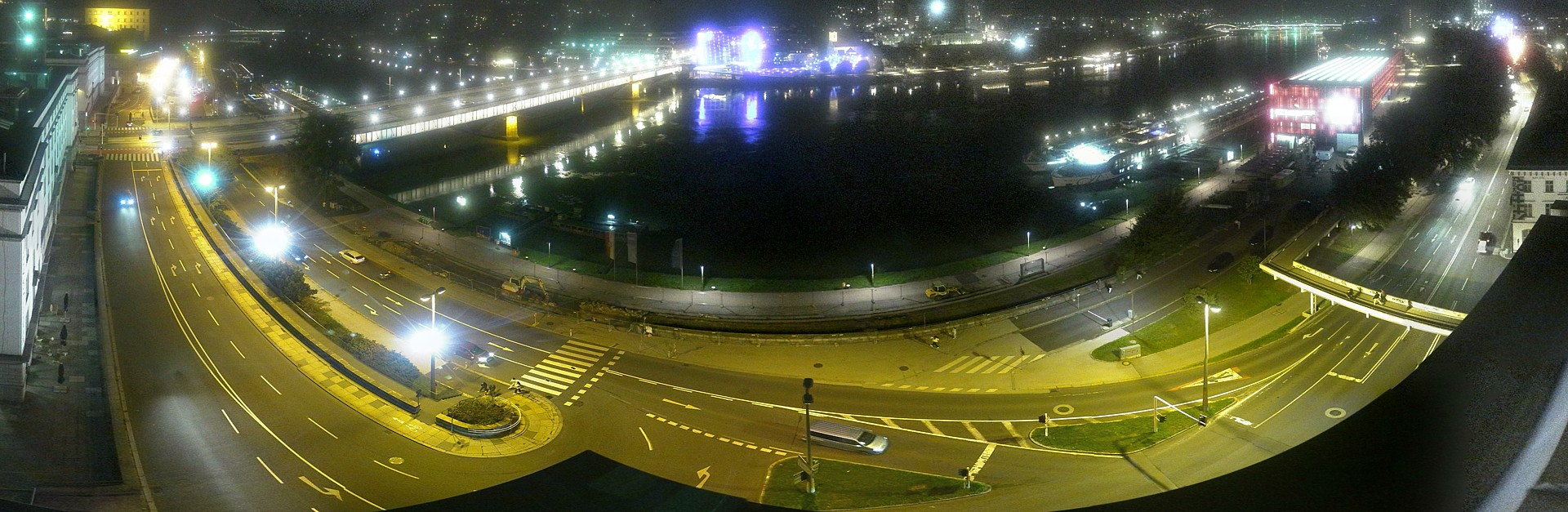 Archiv Foto Webcam Linz: Donaulände und Nibelungenbrücke