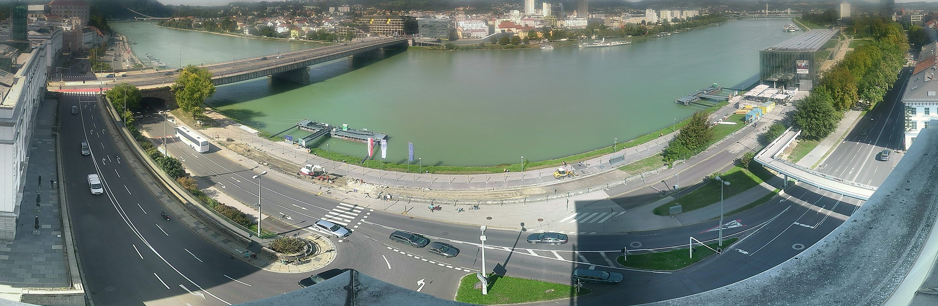 Archiv Foto Webcam Linz: Donaulände und Nibelungenbrücke