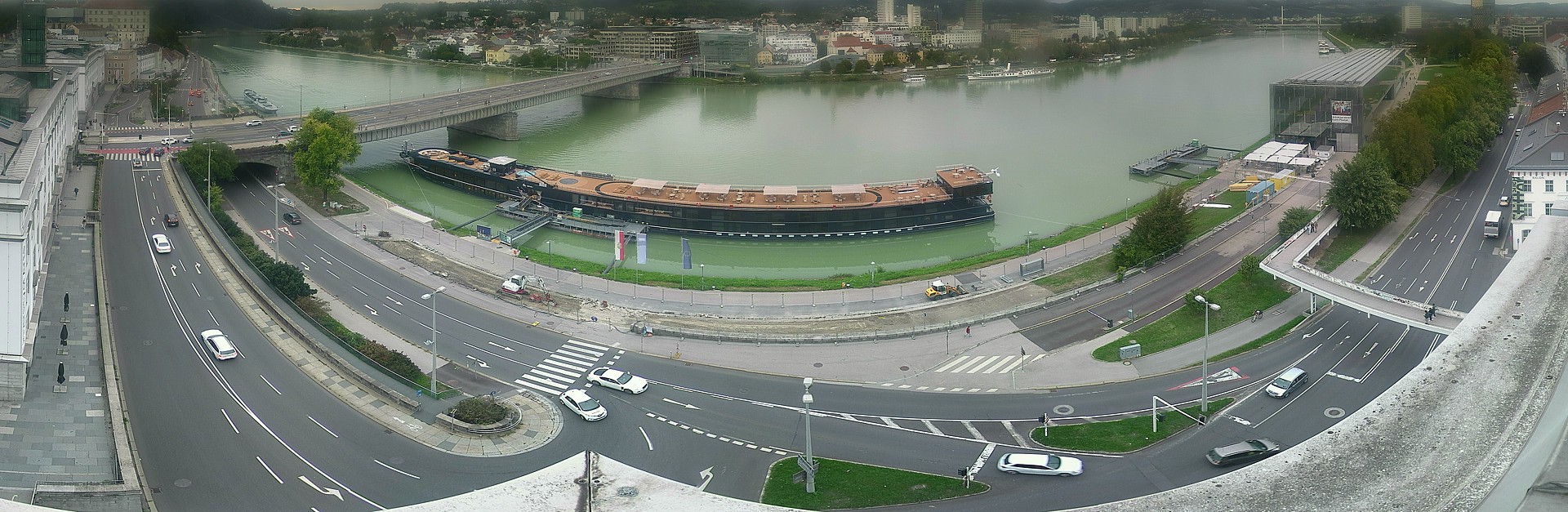 Archiv Foto Webcam Linz: Donaulände und Nibelungenbrücke