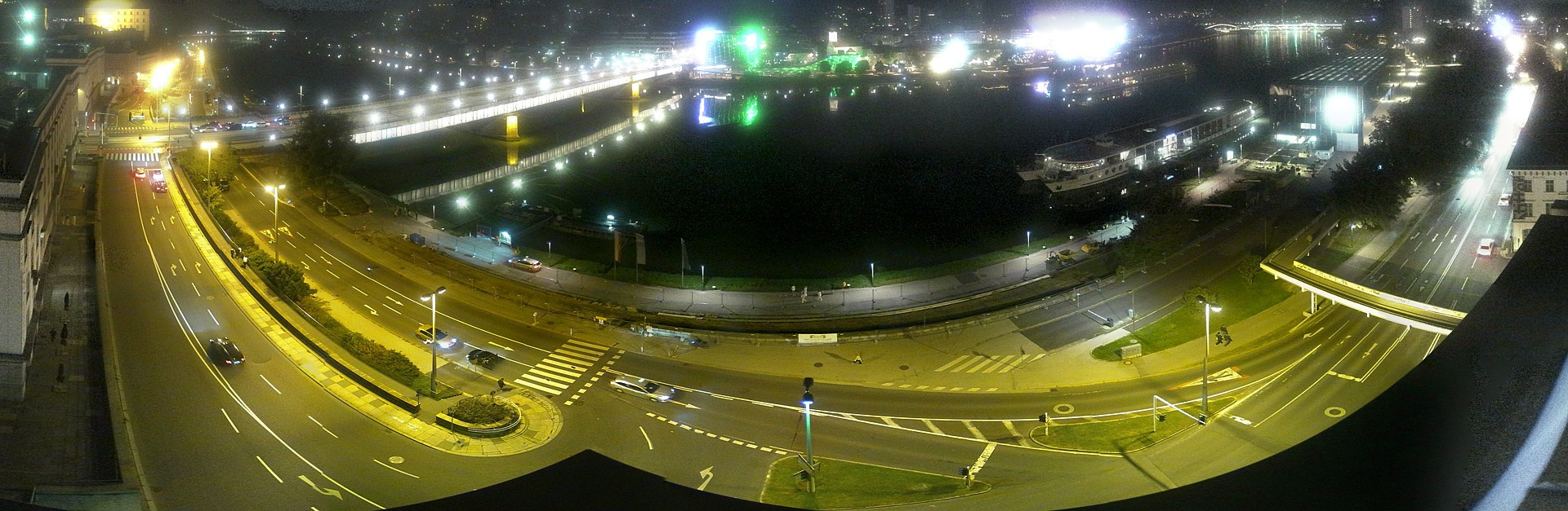 Archiv Foto Webcam Linz: Donaulände und Nibelungenbrücke