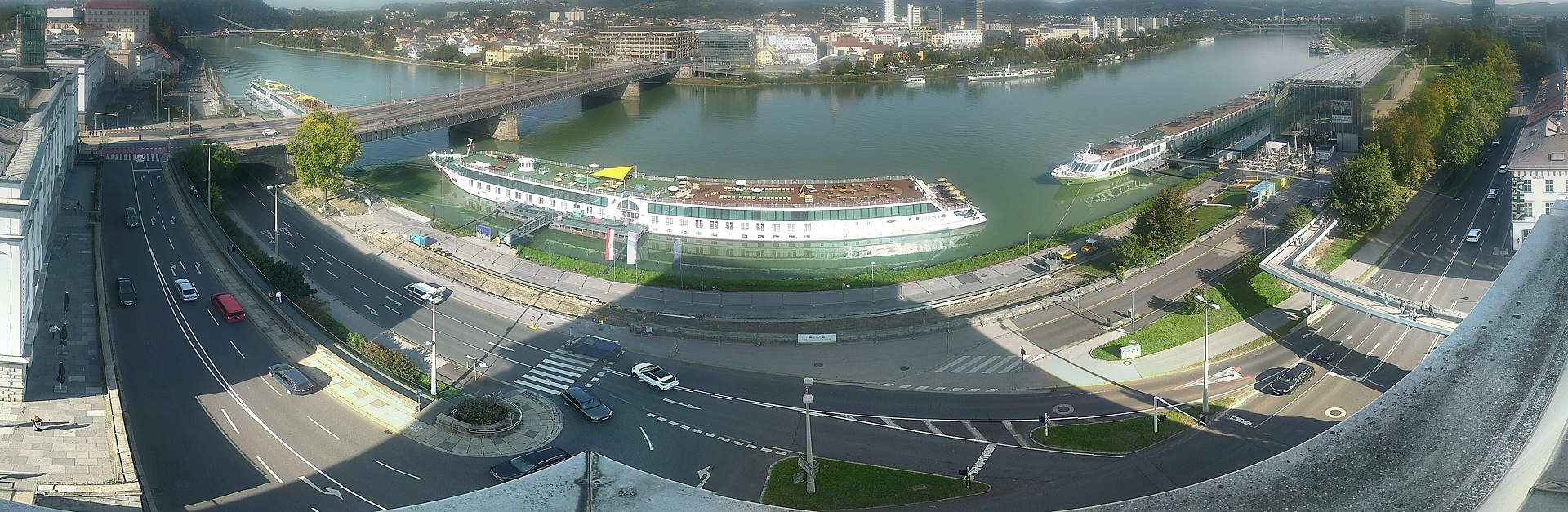 Archiv Foto Webcam Linz: Donaulände und Nibelungenbrücke
