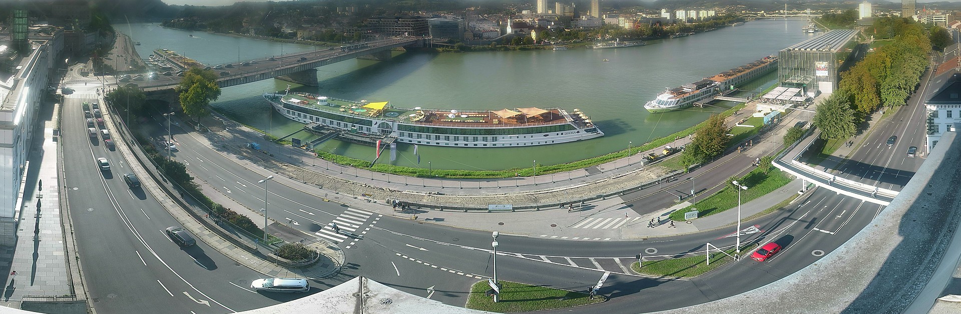 Archiv Foto Webcam Linz: Donaulände und Nibelungenbrücke