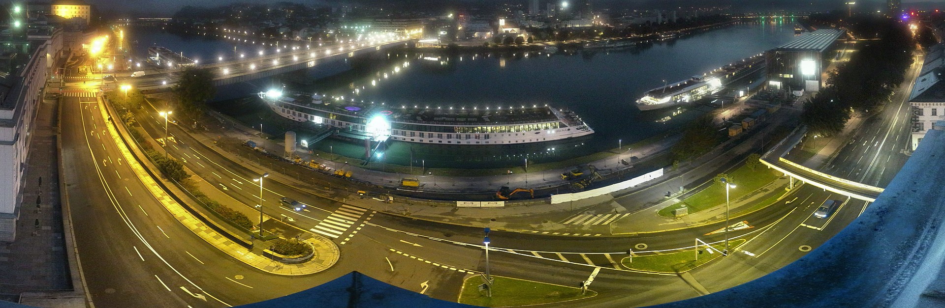 Archiv Foto Webcam Linz: Donaulände und Nibelungenbrücke