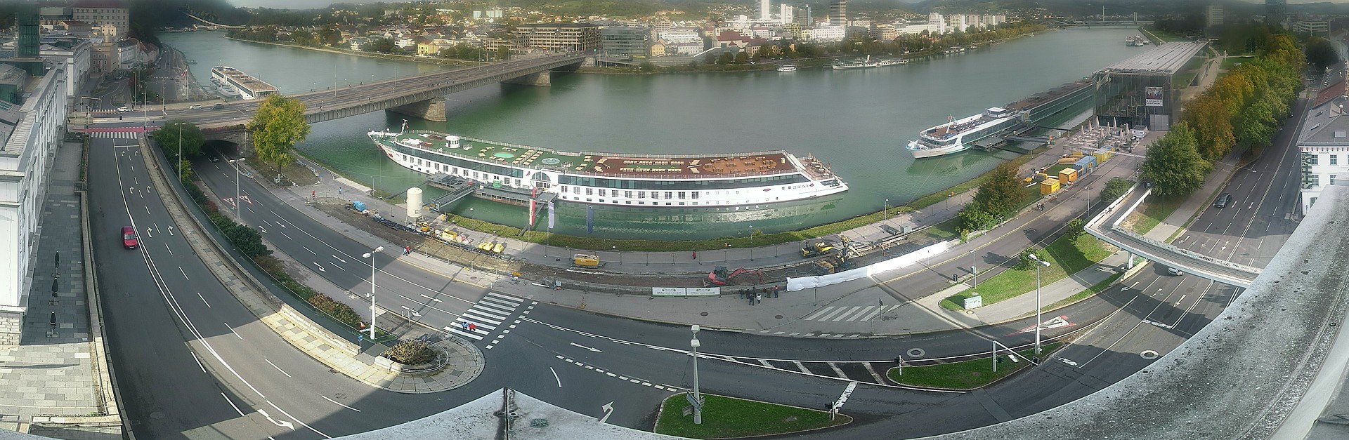 Archiv Foto Webcam Linz: Donaulände und Nibelungenbrücke