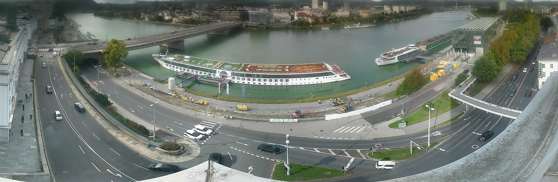 Archiv Foto Webcam Linz: Donaulände und Nibelungenbrücke
