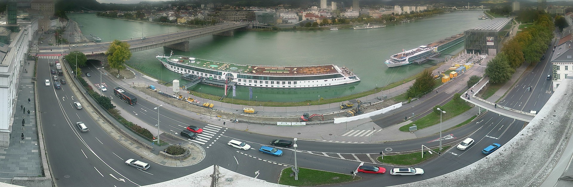 Archiv Foto Webcam Linz: Donaulände und Nibelungenbrücke