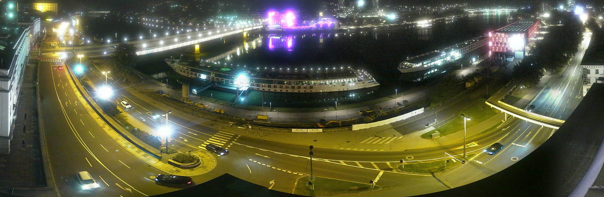 Archiv Foto Webcam Linz: Donaulände und Nibelungenbrücke