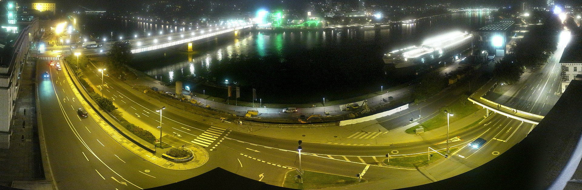 Archiv Foto Webcam Linz: Donaulände und Nibelungenbrücke