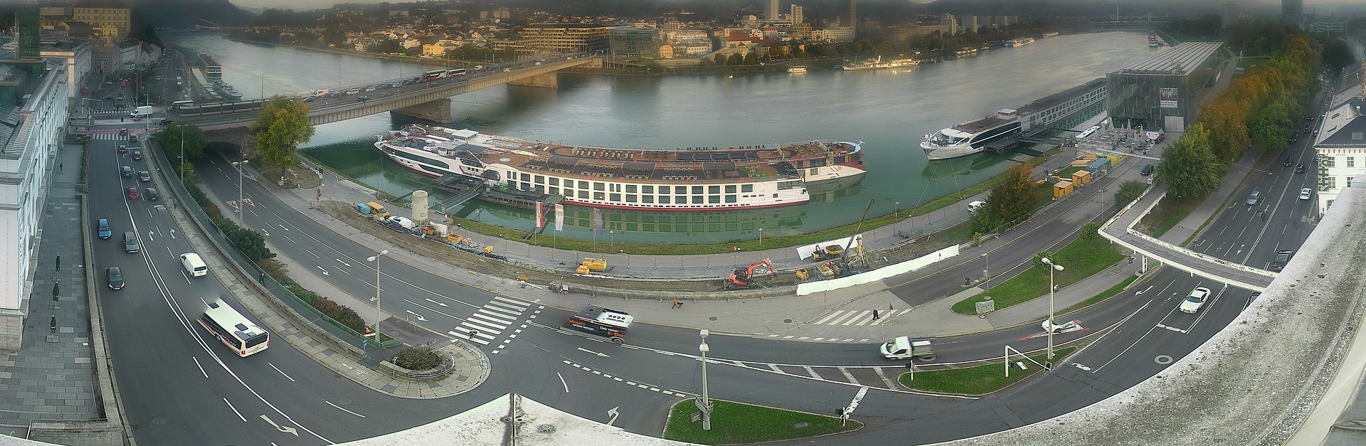 Archiv Foto Webcam Linz: Donaulände und Nibelungenbrücke