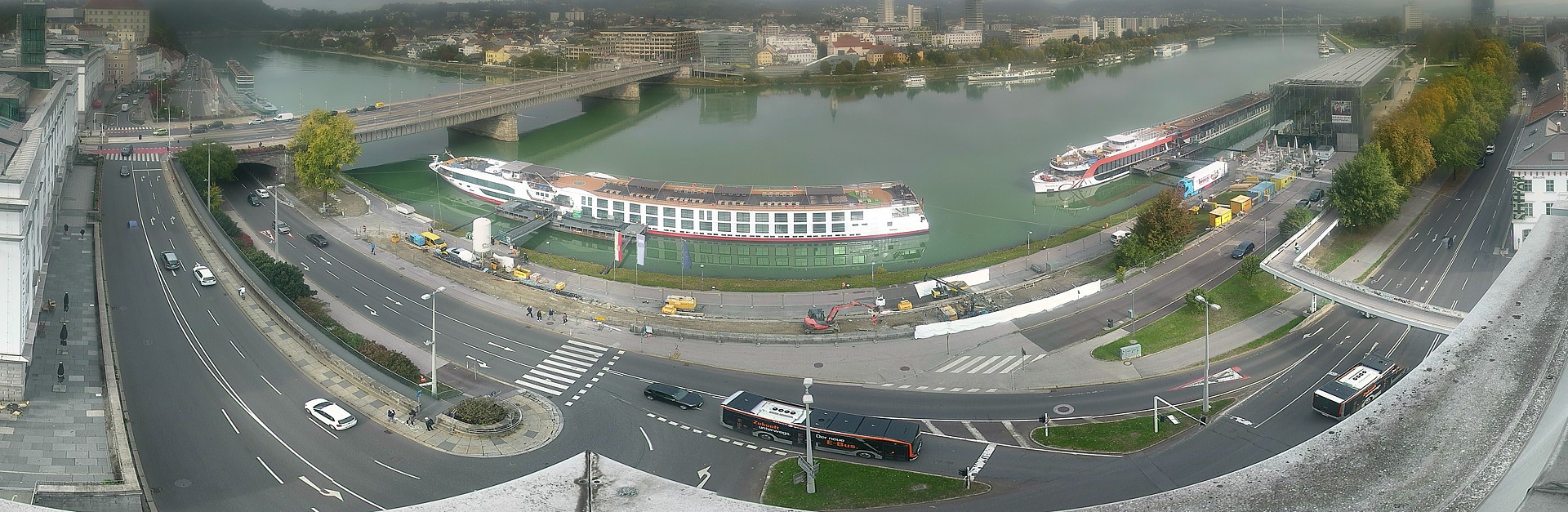 Archiv Foto Webcam Linz: Donaulände und Nibelungenbrücke