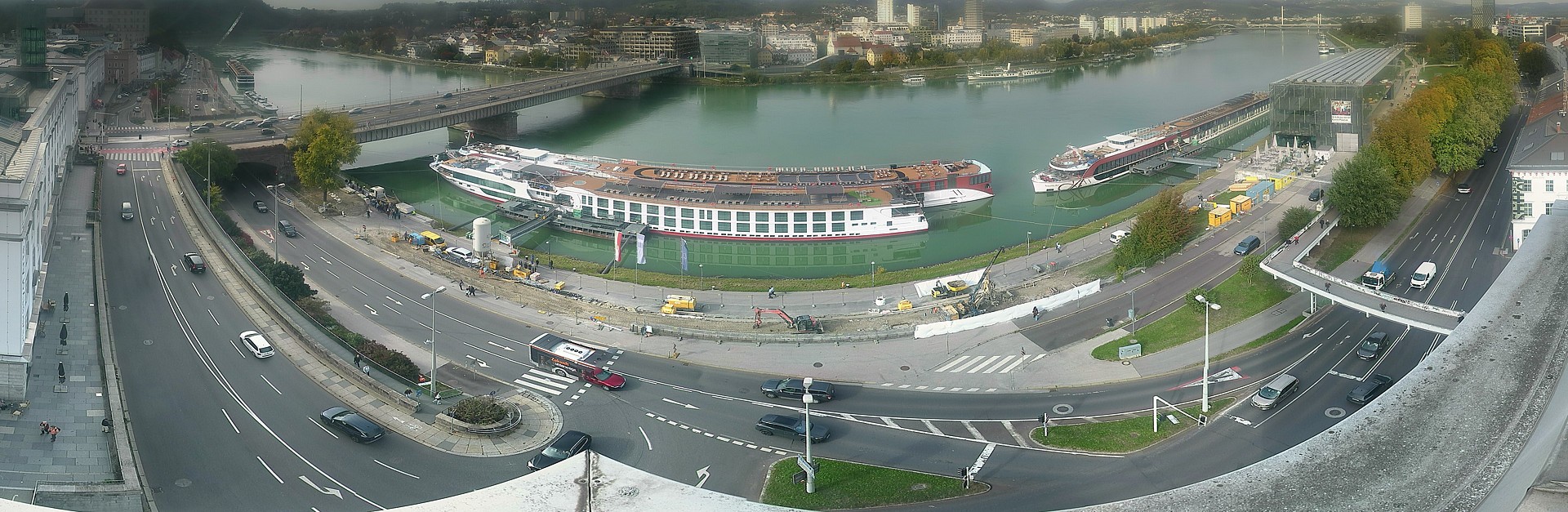 Archiv Foto Webcam Linz: Donaulände und Nibelungenbrücke