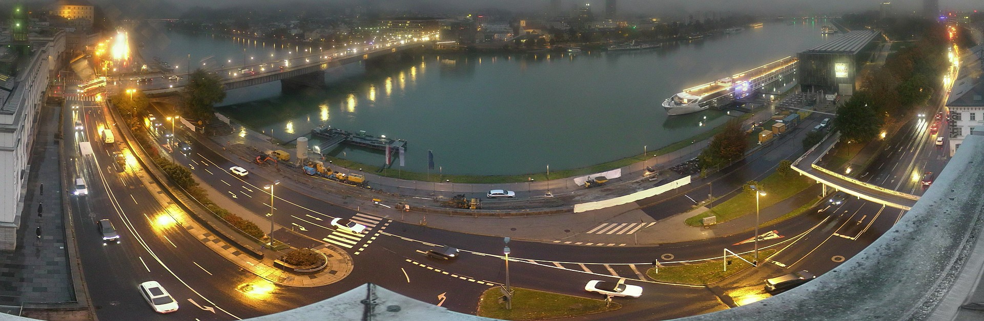 Archiv Foto Webcam Linz: Donaulände und Nibelungenbrücke